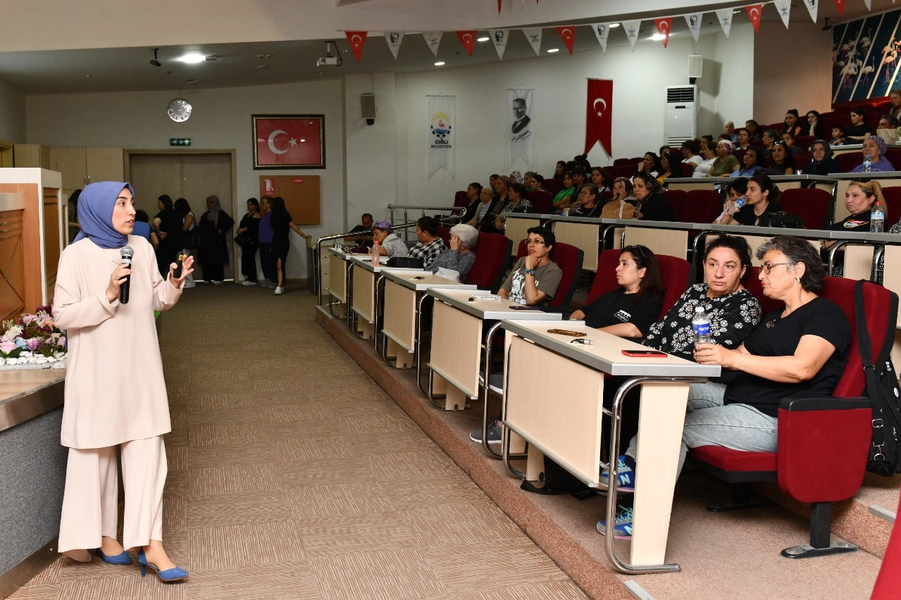Çiğli'de kadınlara sağlıklı yaşam paneli