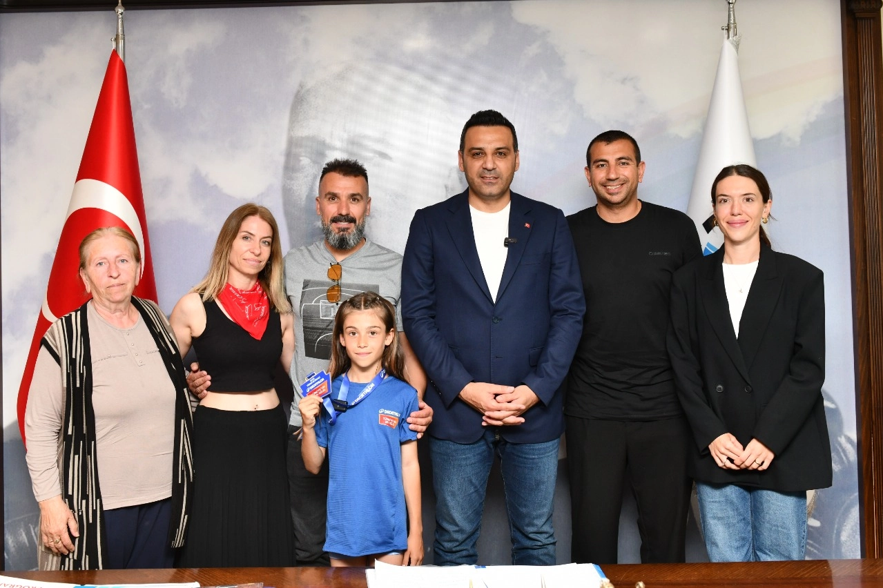 Türkiye’nin en hızlısı Güneş'e Çiğli'de Başkan Yıldız’dan destek