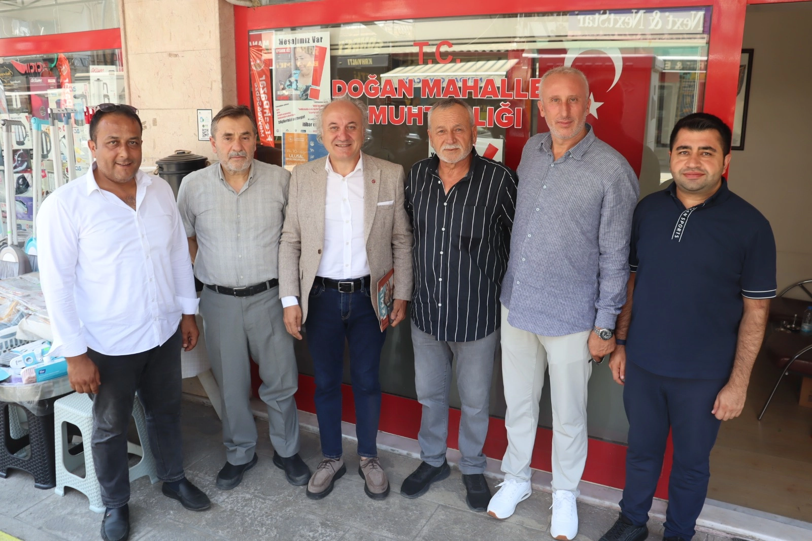 Kocaeli İzmit Belediyesi, muhtarlarla birlikte mahallelerin nabzını tutuyor