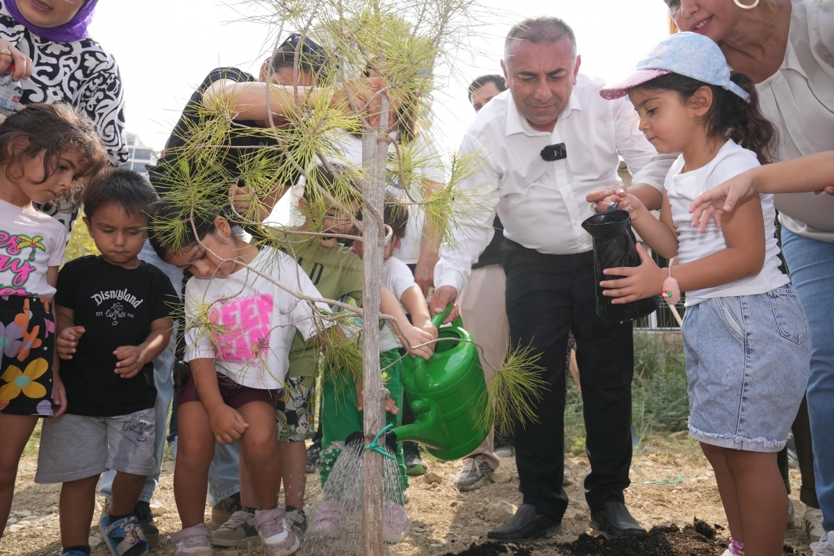 Adana'da gelecek için fidanlar dikildi