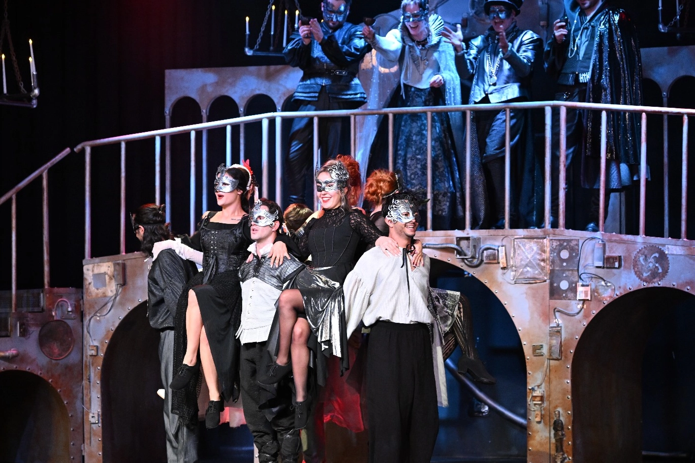 Romeo ve Juliet Manisa’da perde dedi, vefa unutulmadı